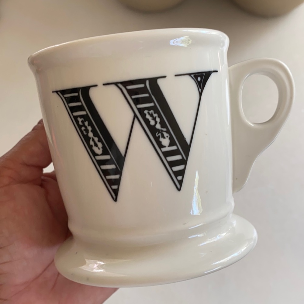 ❤️... Anthropologie Initial W Mug